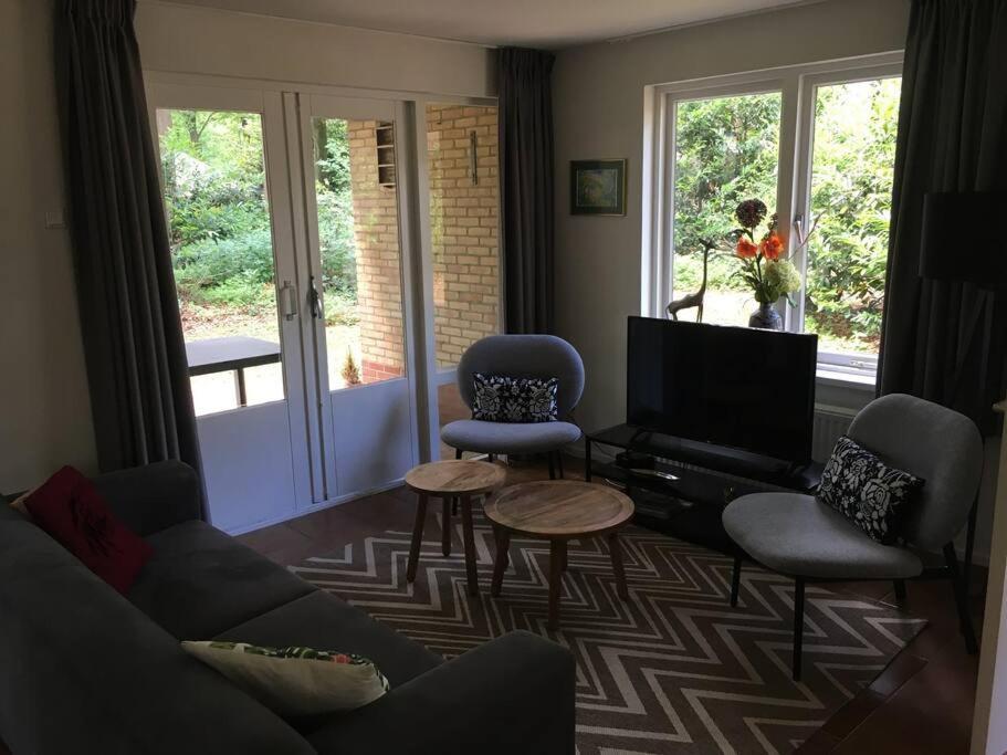 Adorable Two Bedroom Bungalow C7 Next To Hotel. Garderen Exterior foto